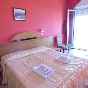 Consul Hotel